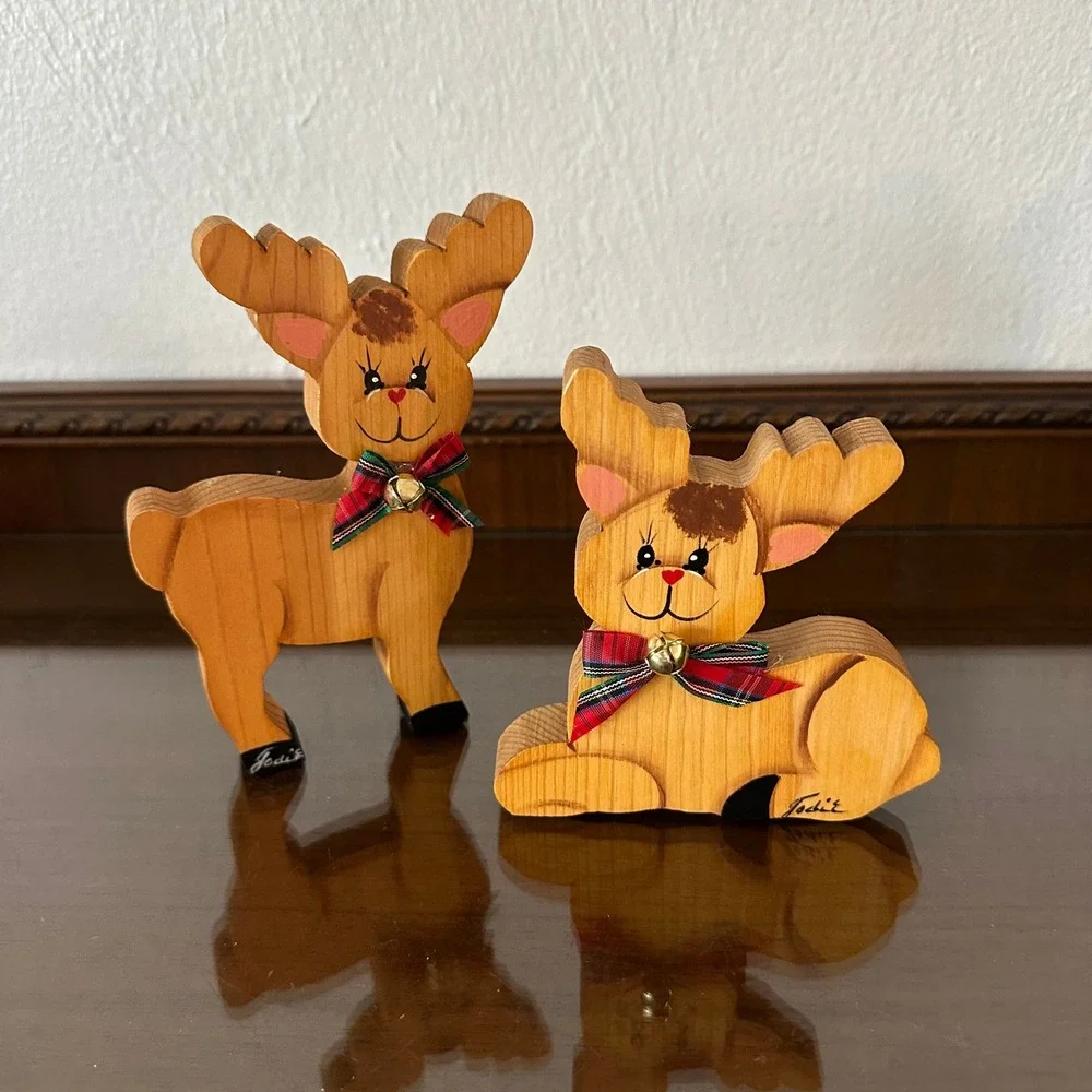 Vintage Jodi Hand Painted Wooden Reindeer Set 2 Christmas Folk Art Decor Plaid